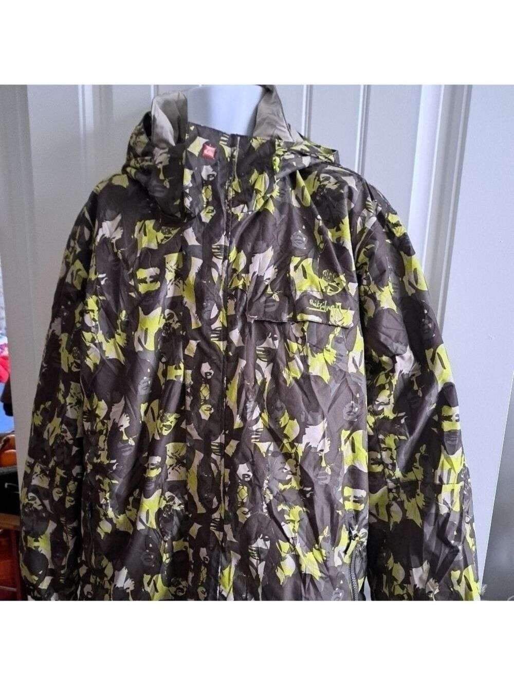 Quiksilver MISSION snowboard ski jacket coat Mens LG camo look brown green faces